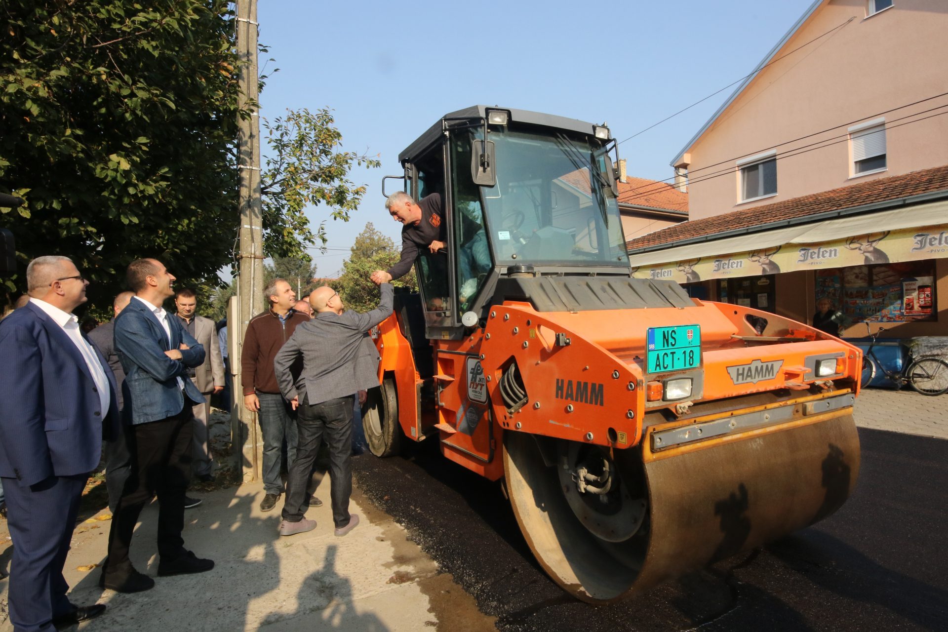 Napreduju Radovi Na Putnoj Infrastrukturi U Veterniku | NS Uživo