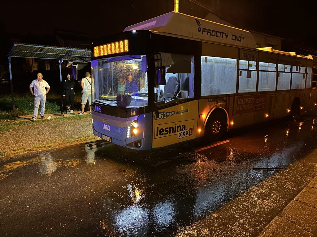 pogođen autobus Bukovac